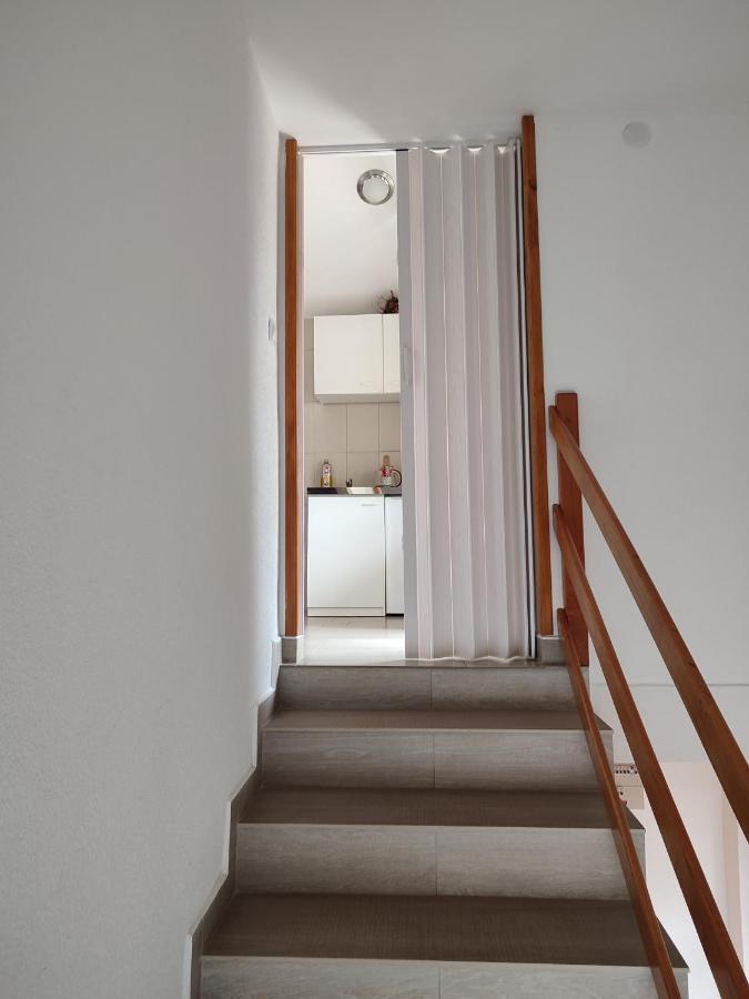 Guest House Josipovic Korenica Ngoại thất bức ảnh