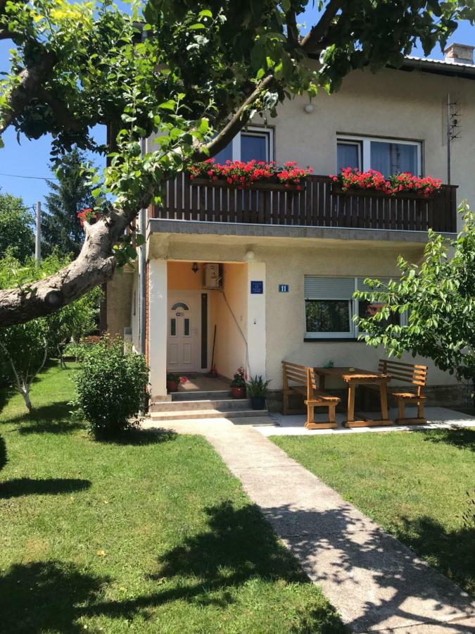 Guest House Josipovic Korenica Ngoại thất bức ảnh